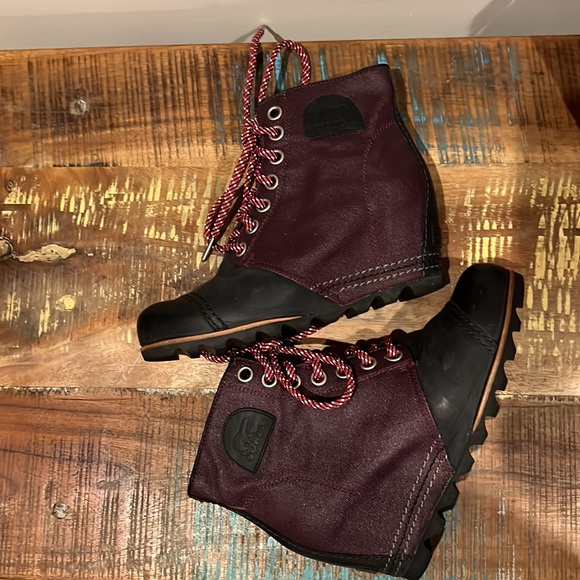 Sorel 1964 Wedge in Purple Dahlia. EUC - Picture 4 of 5